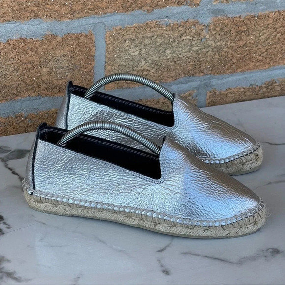 Manebi Los Angeles Metallic Flat Espadrille,
Platinum 6.5 - Picture 2 of 10